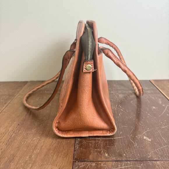Patricia Nash VINTAGE Tooled leather tan Shoulder bag Purse & Scarf DAMAGED READ - Picture 7 of 16